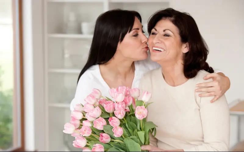Jak wybrać idealny bukiet na Dzień Matki? Porady od ekspertów z Tulipanny.